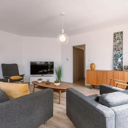 Huswell - Corner With Spectacular Sea View