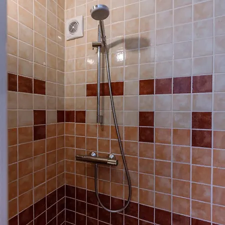 Huswell - Corner With Spectacular Sea View